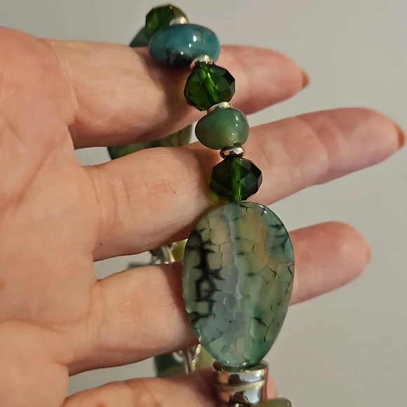 Green beads crystals and faux gemstones silver tone double row stretch bracelet - Picture 5 of 5